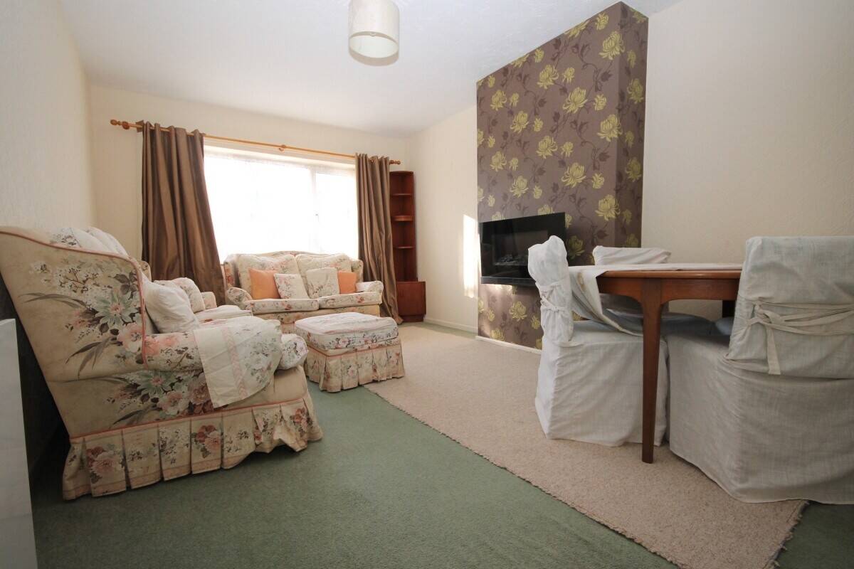 Well established Hair &  Beauty Salon  On Hants/Dorset border Photo 5