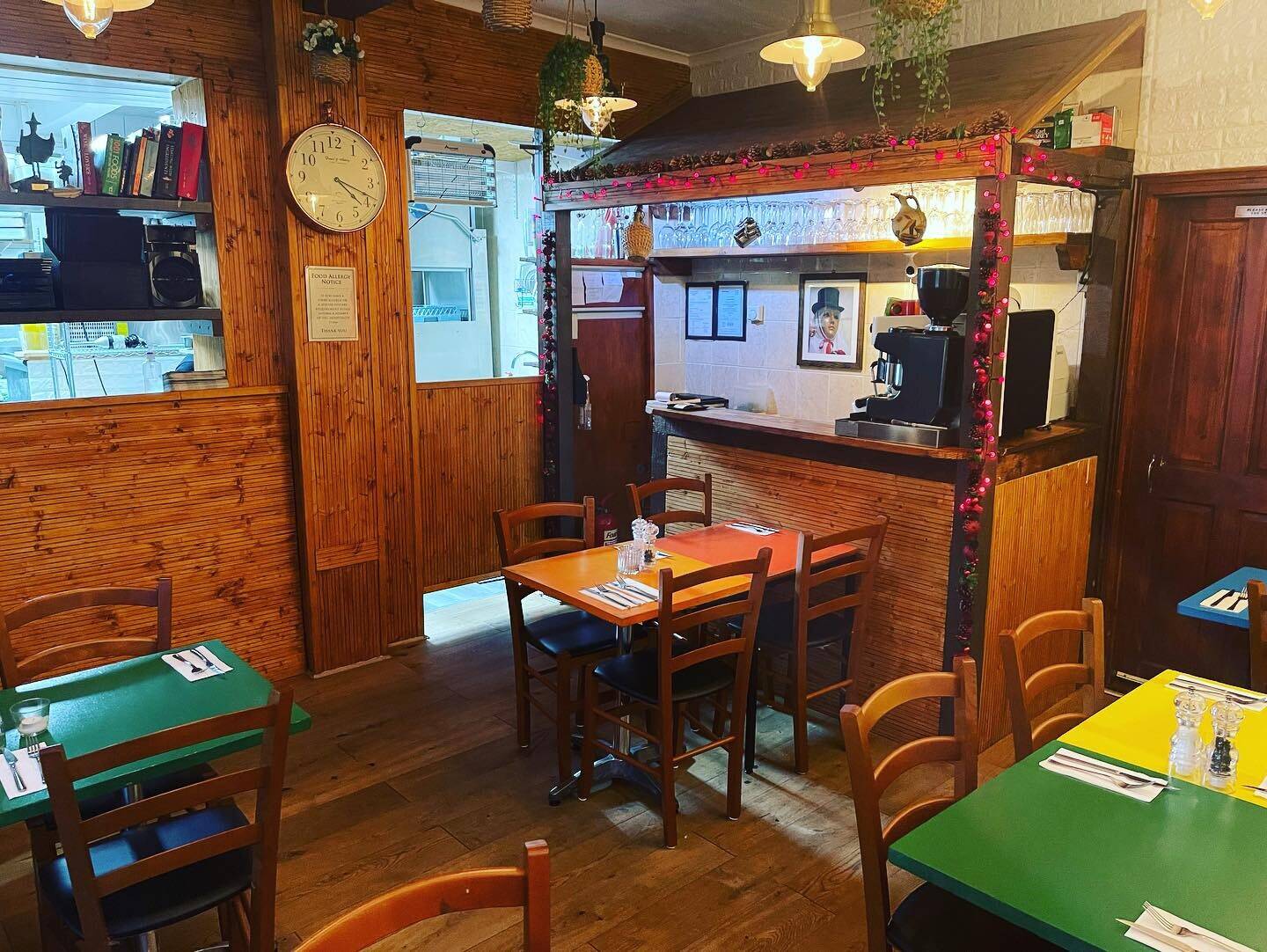 Italian restaurant open from 2009,12 years leasehold left Photo 5