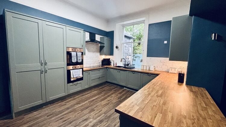 Popular and thriving nine-bedroom hotel in Kingussie Photo 5