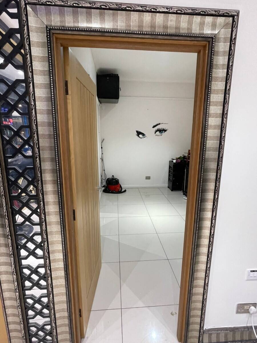 Barber shop for sale in London