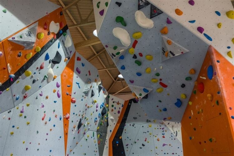EXCITING OPPORTUNITY TO AQUIRE AN INDOOR CLIMBING FACILITY