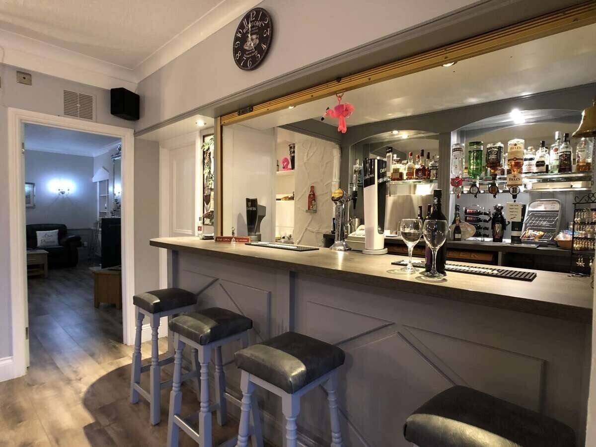 Beautiful guest house in Torquay for sale