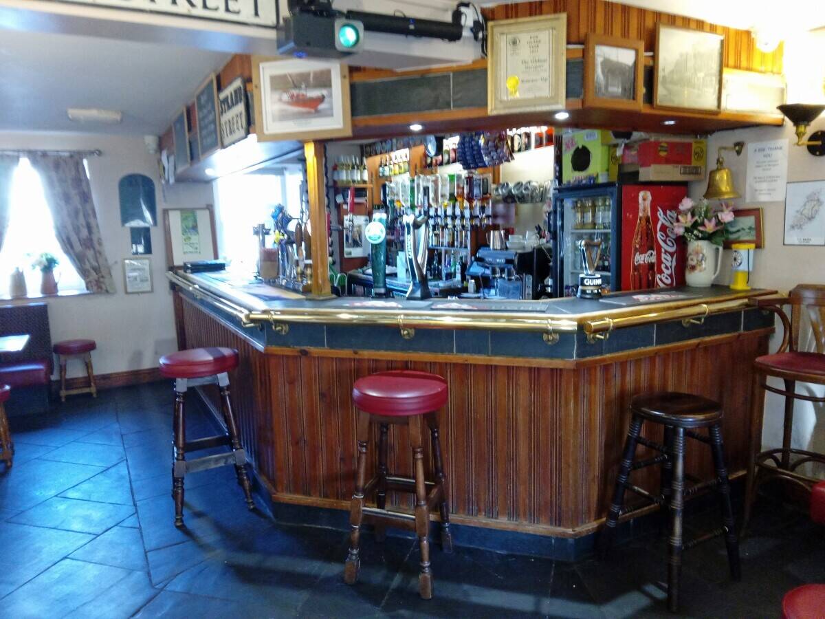 CUMBRIA – QUAYSIDE FREE HOUSE LOCATED IN WESTERN LAKES WITH STRONG NET PROFITS Photo 5