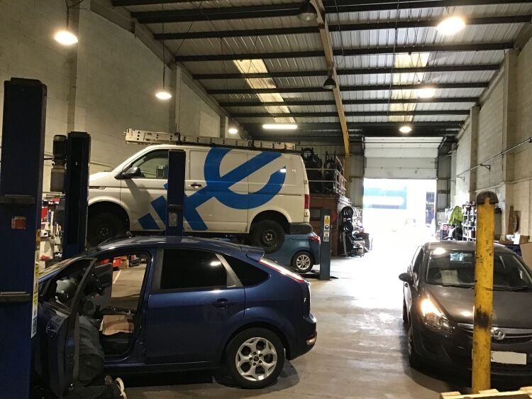 SPACIOUS GARAGE/MOT CENTRE OPPORTUNITY, CARDIFF NORTH Photo 5