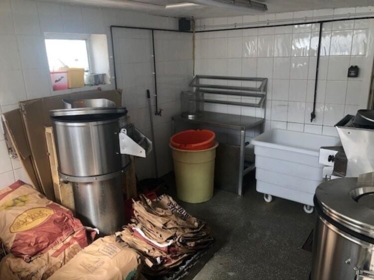 Freehold Investment Opportunity Located In Hayle Photo 5