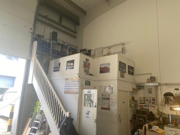 Extremely well established locksmiths business for sale