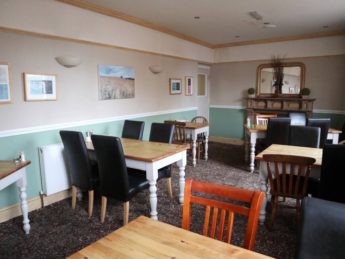 SOMERSET – CHARACTER VILLAGE FREEHOUSE WITH LETTING ROOMS Photo 5