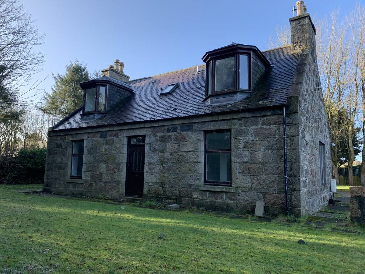 Refurbished 4 Bedroom Family Home with 4 Self- Contained Lodge Business Opportunity Available
