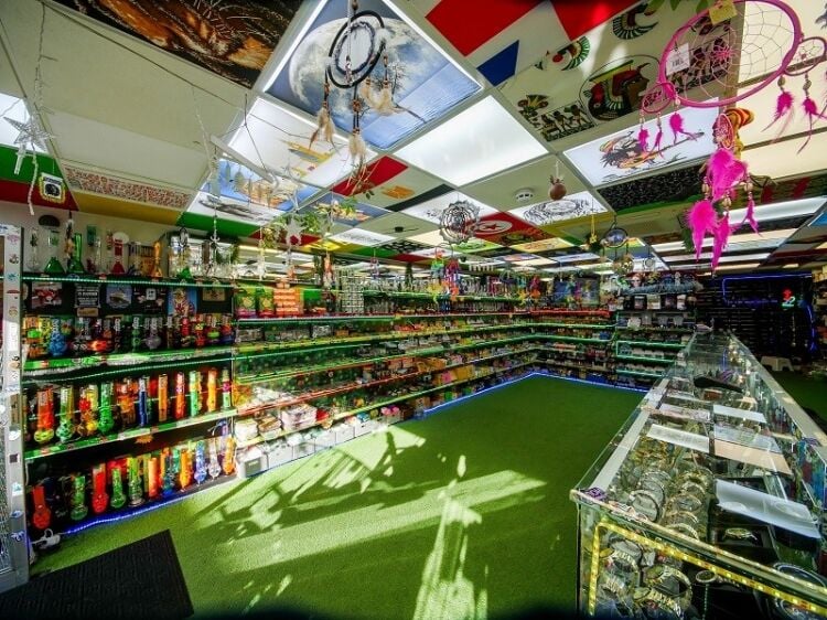 Well established wholesalers of smoking accessories and vapes shops for sale