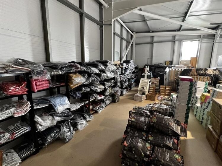 ECOMMERCE COUNTRY OUTFITTERS BUSINESS Photo 5