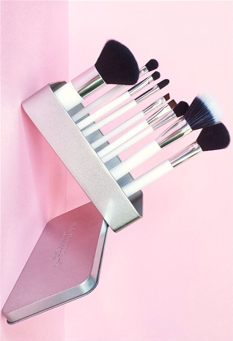 UNIQUE COSMETIC EU AND UK REGISTERED DESIGNS Photo 5
