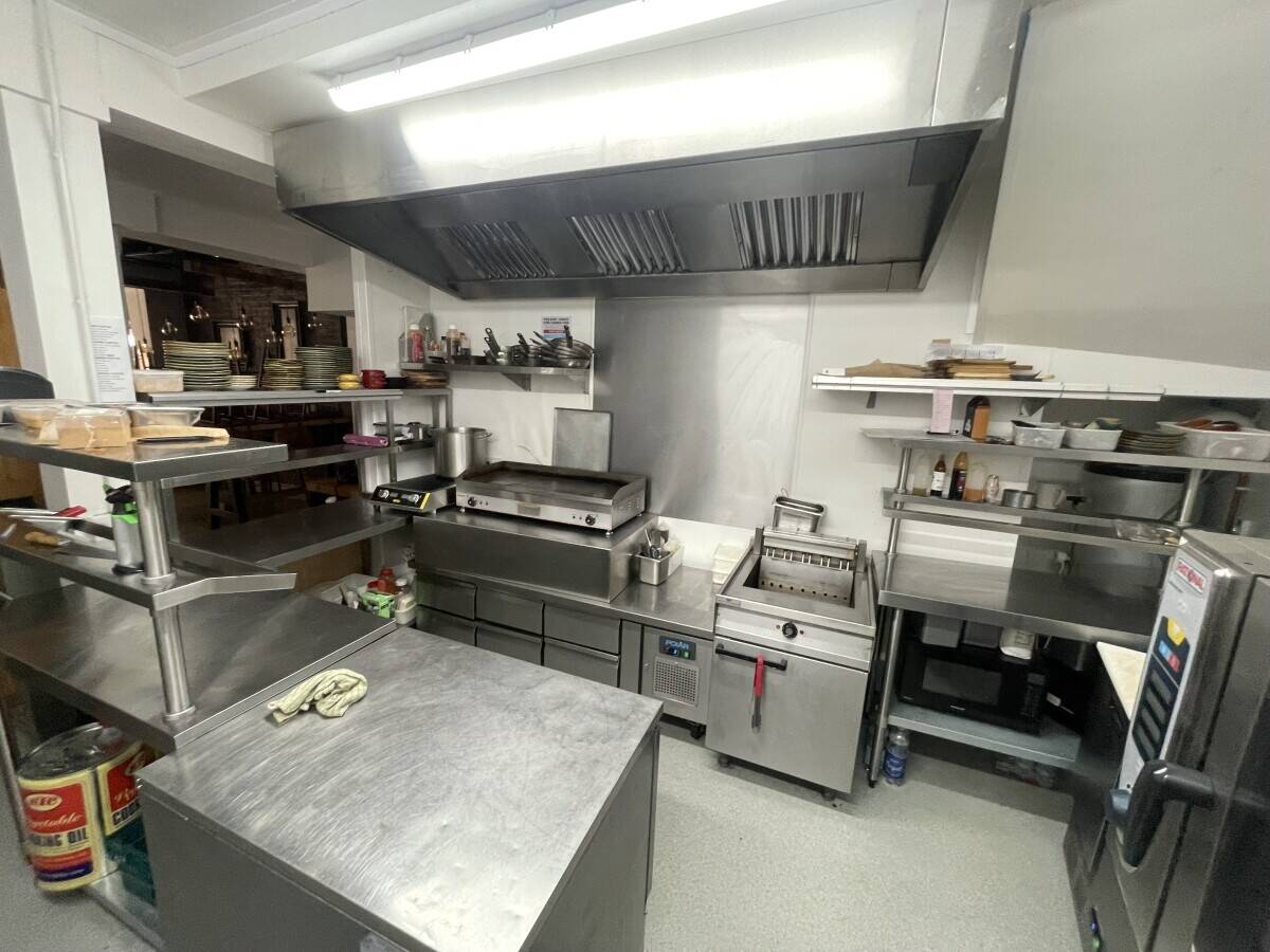 Unexpectedly on the Market! Tapas Restaurant for Sale/ Selby Photo 5