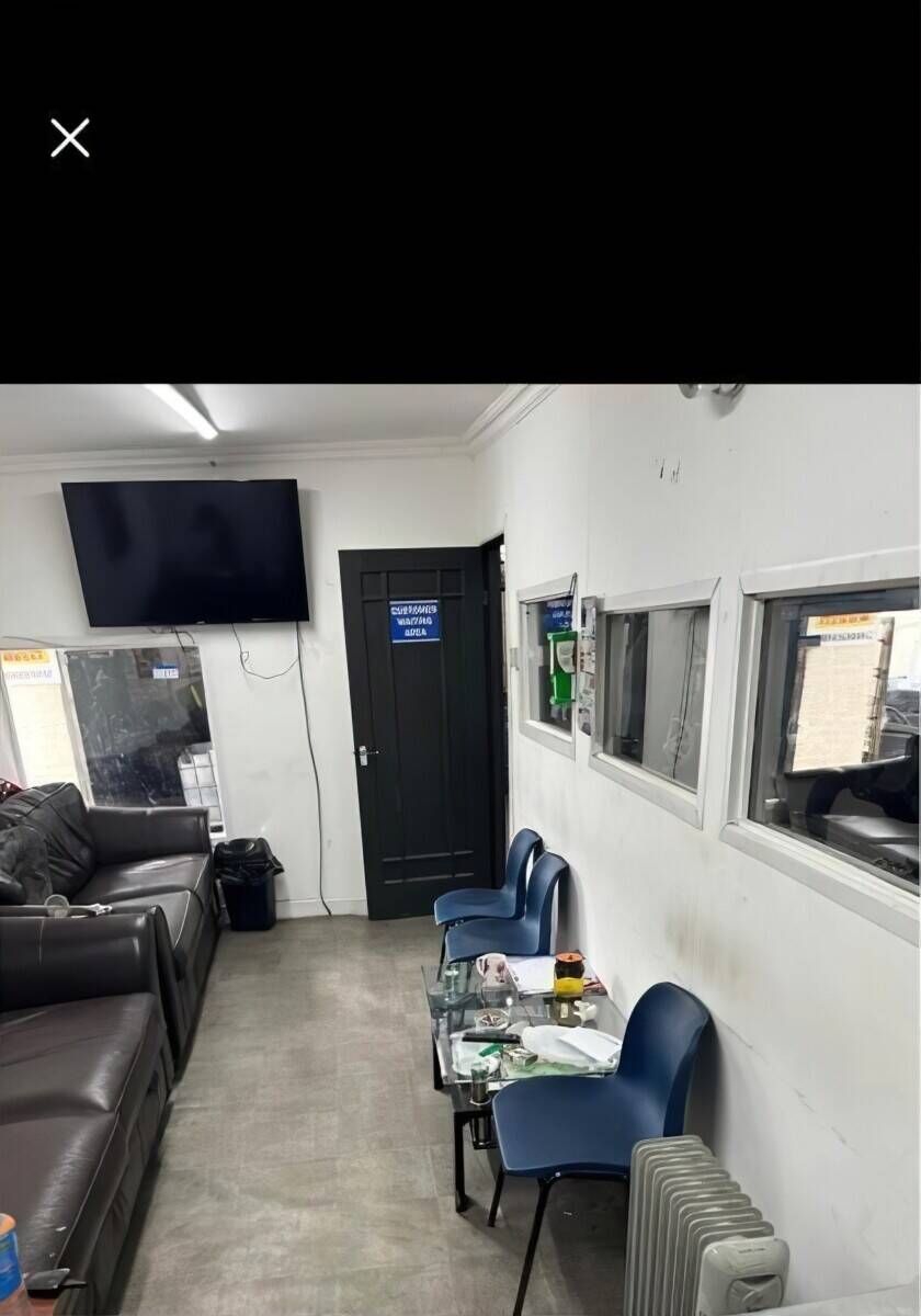 Well established repair and tyres Garage