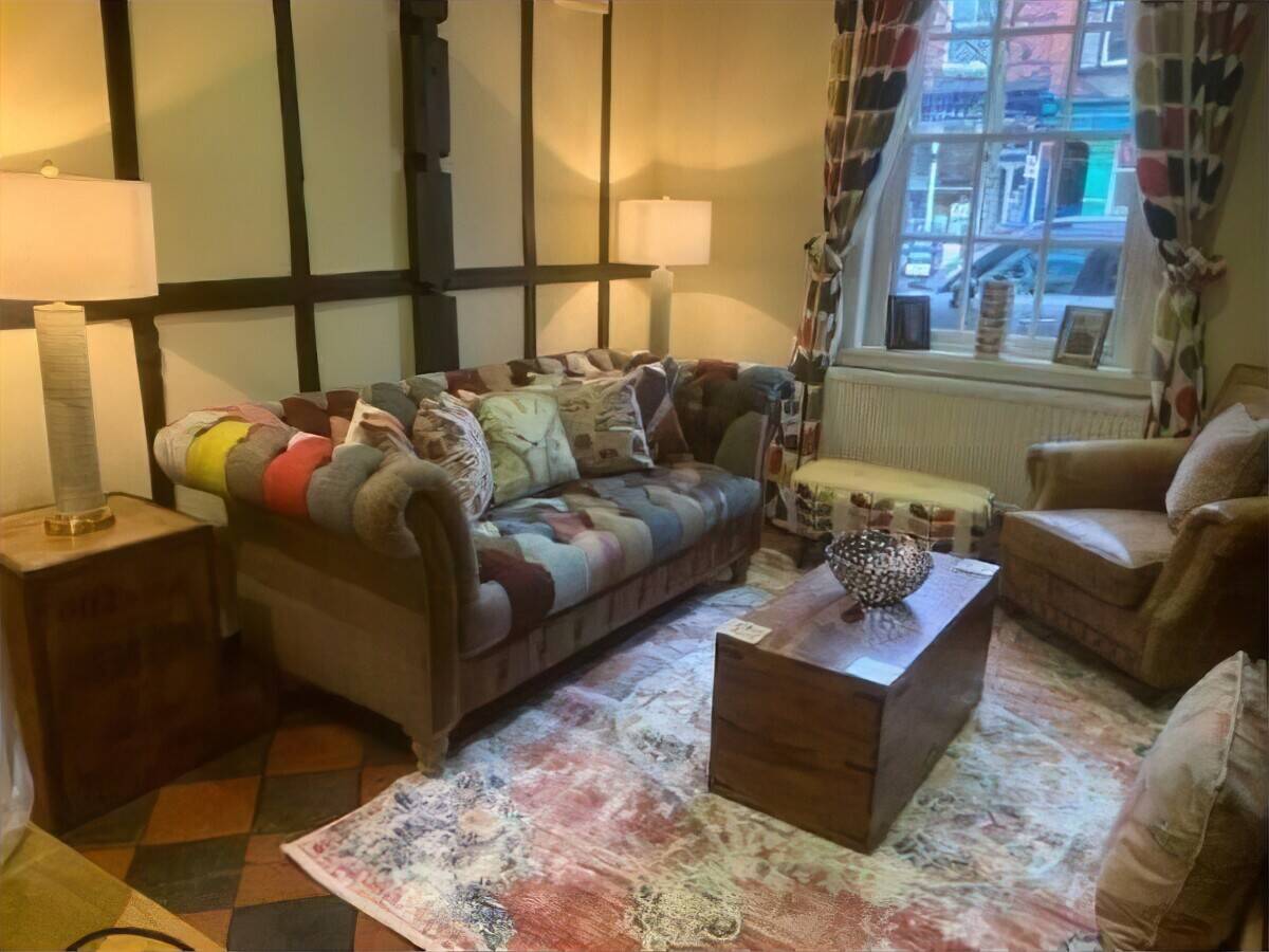 7 room Boutique Hotel Coffee House and 40 inside / 20 outside cover Restaurant Photo 5