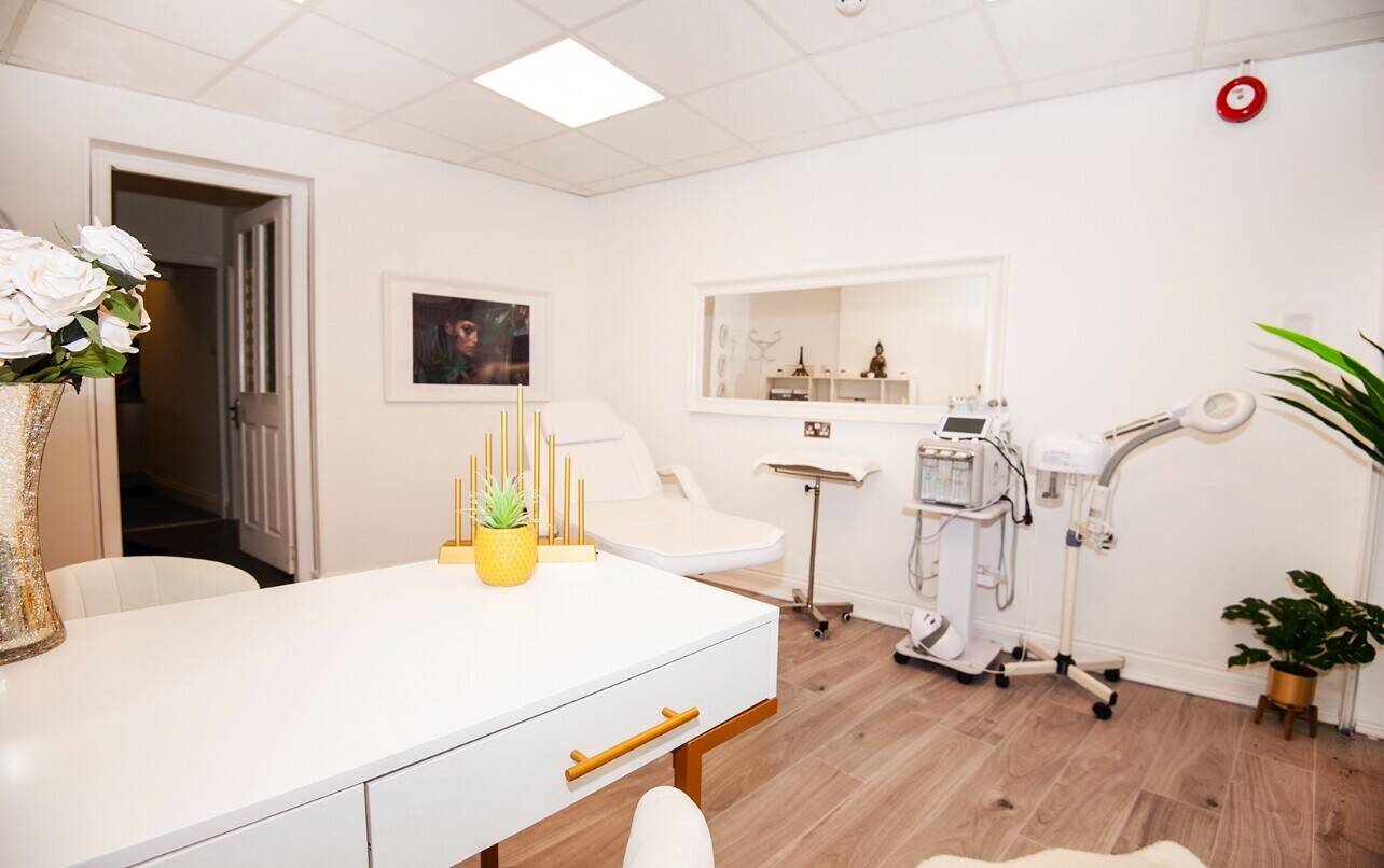 Aesthetics/Hair & Beauty salon for sale in Wigan Town Centre Photo 5