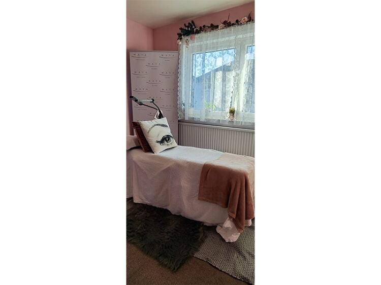 Highly rated Lash and Beauty business for sale Photo 5
