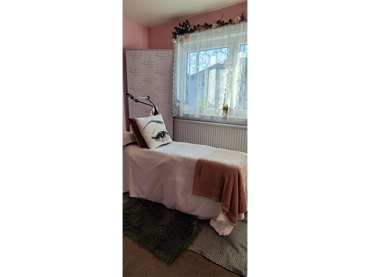Highly rated Lash and Beauty business for sale Photo 5