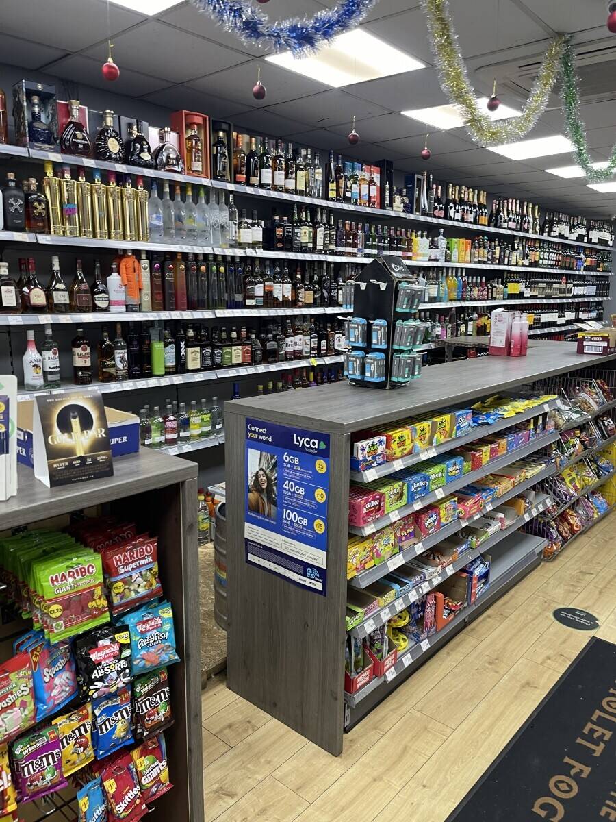 Off Licence for sale on busy Hagley Road with additional income Flat