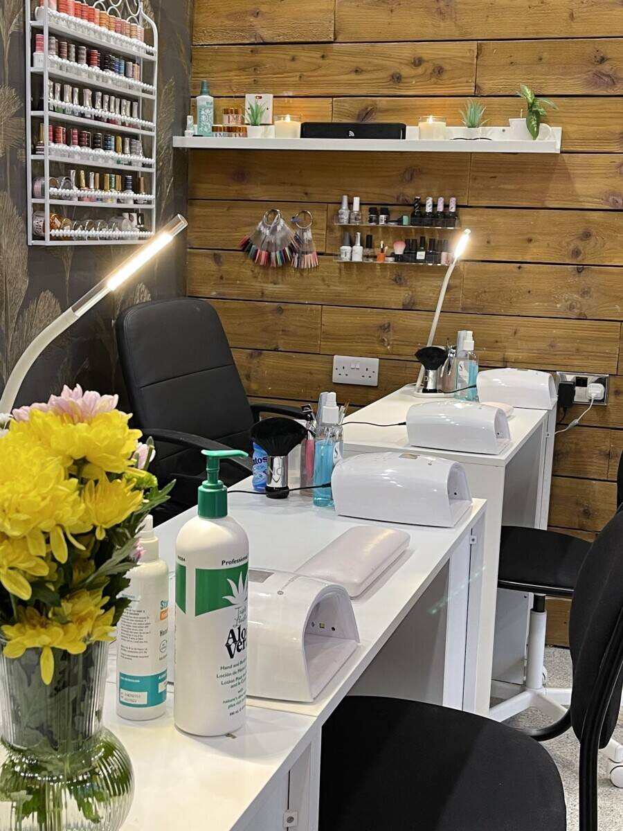 USA nails and beauty for sale in Glasgow west end 