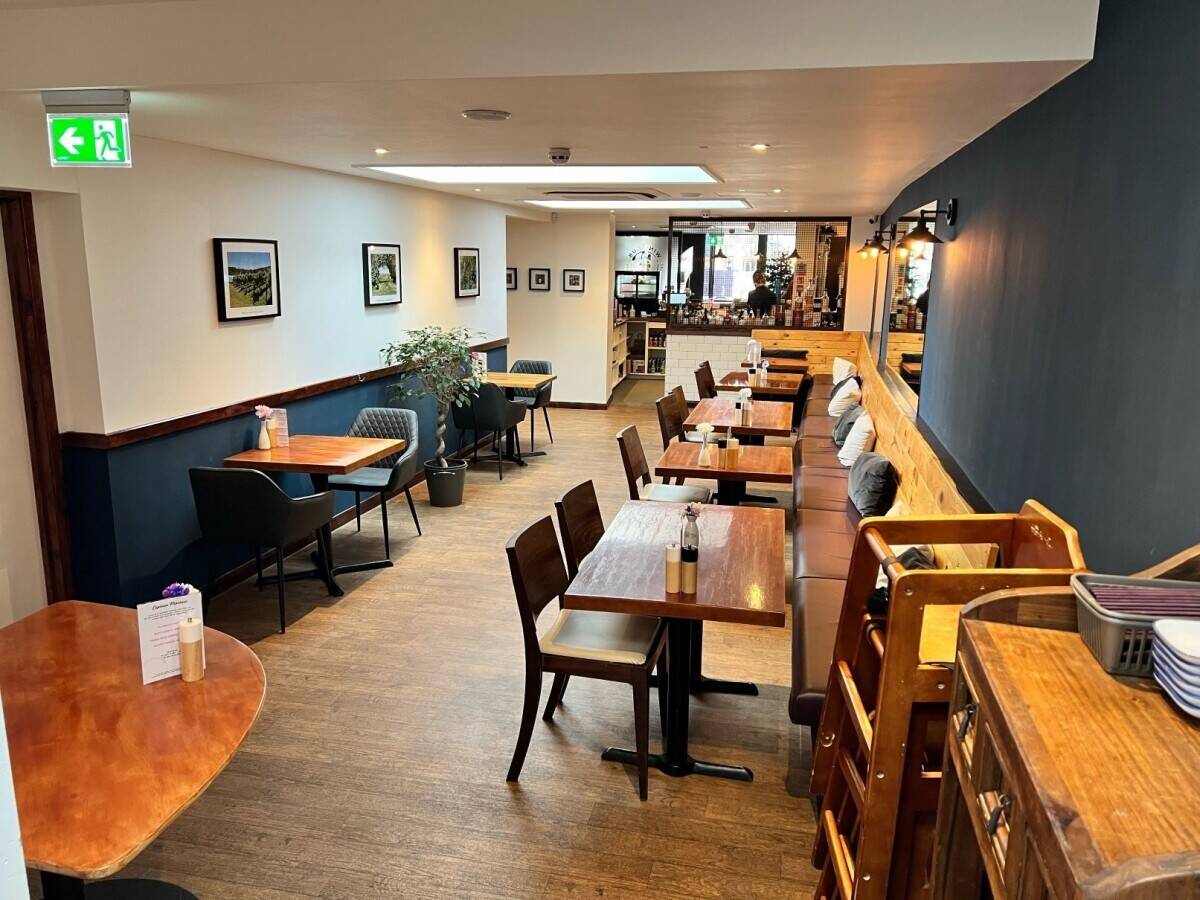 Licensed Cafe Bar & Restaurant In A Sought After East Devon Coastal Town