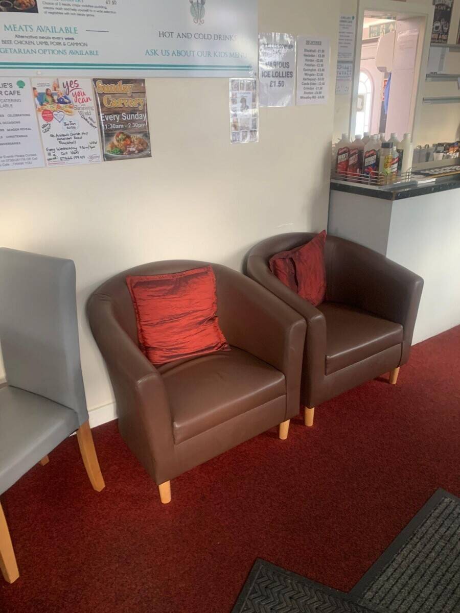 Established Cafe/Restaurant with large seating area and Alcohol licenced bar