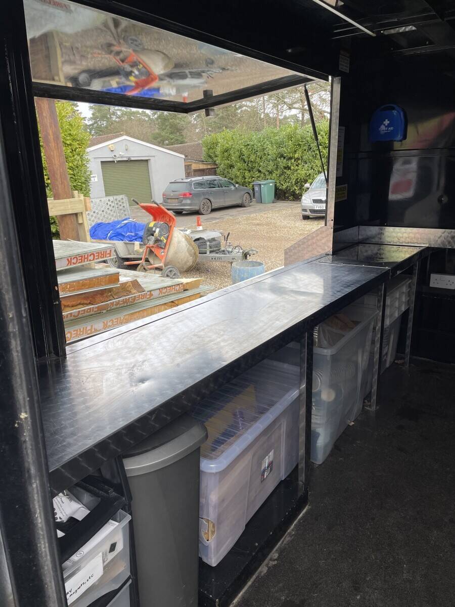 Pizza Mobile catering van Photo 5