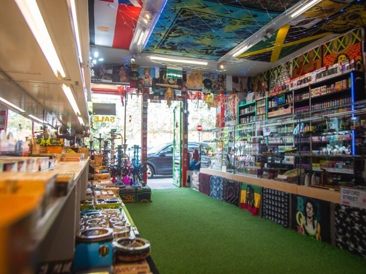 Highly Rated Smoking Accessories And Vapes Shops For Sale