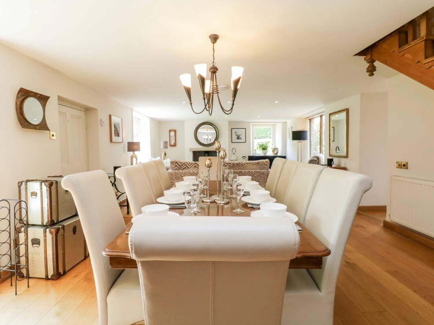 Freehold Idyllic self catering cottage with beautiful 3 bedroomed owners accommodation. Photo 5