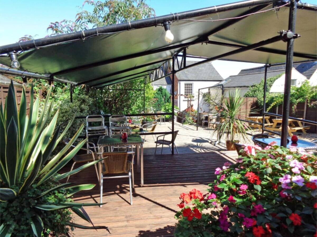 GLOUCESTERSHIRE - ESTABLISHED, AWARD-WINNING REAL ALE & CIDER VENUE