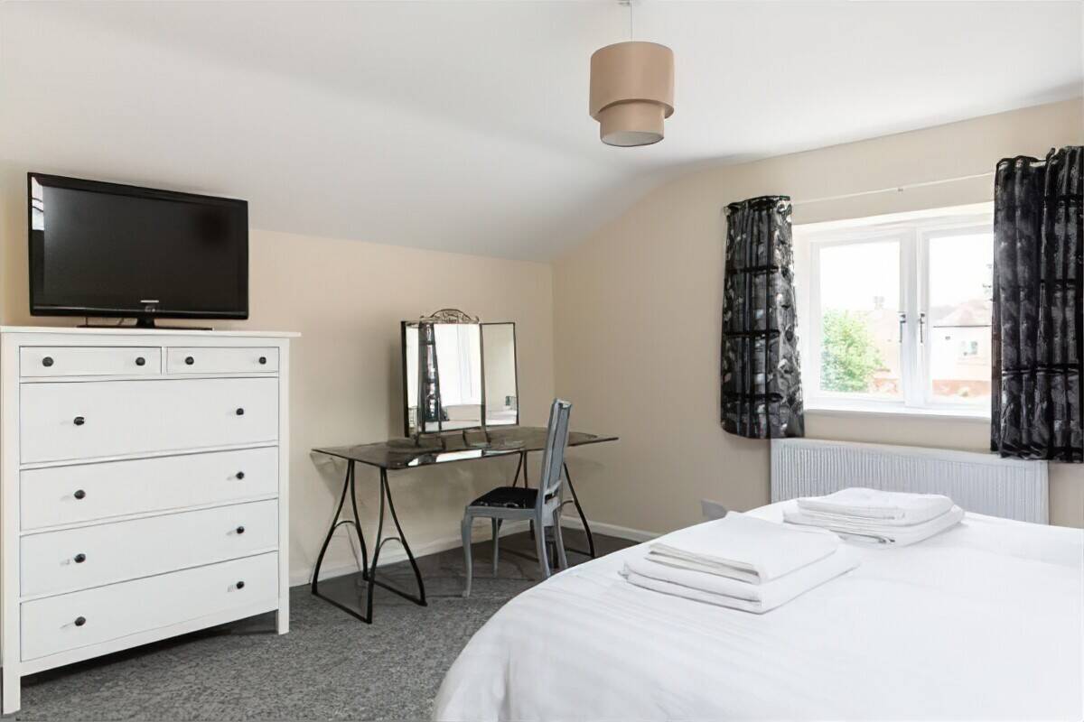 Holiday Cottage for Sale, Close to the Cotswolds