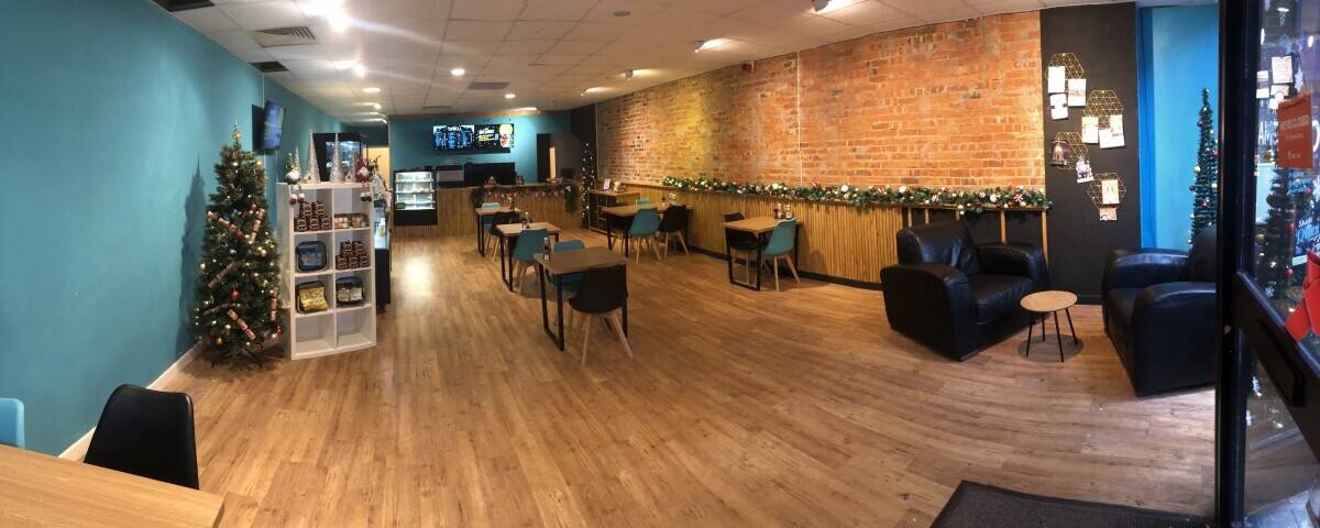 Cafe for sale high street location Photo 5