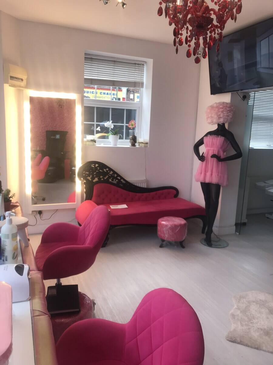 Nail bar and beauty salon 