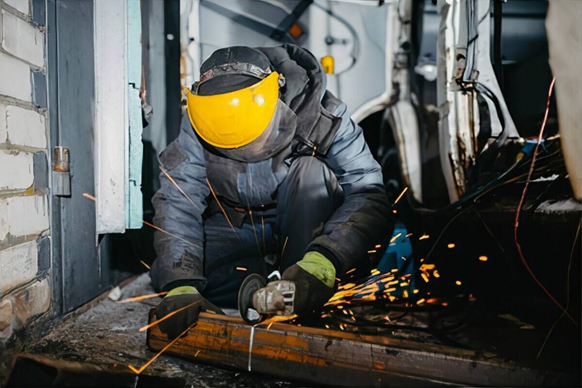 North's Largest Independent Specialist Commercial Vehicle & Motorhome Bodyshop/Accident Repair  - Bu Photo 4