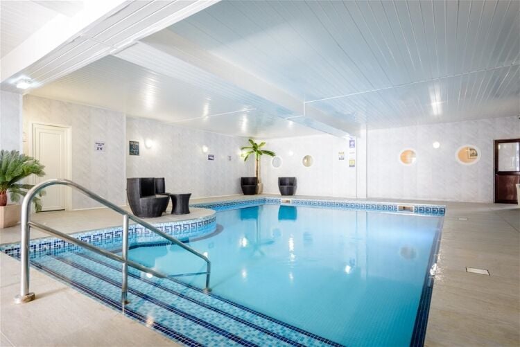 Substantial North Cornwall Resort Hotel For Sale in Newquay Photo 5