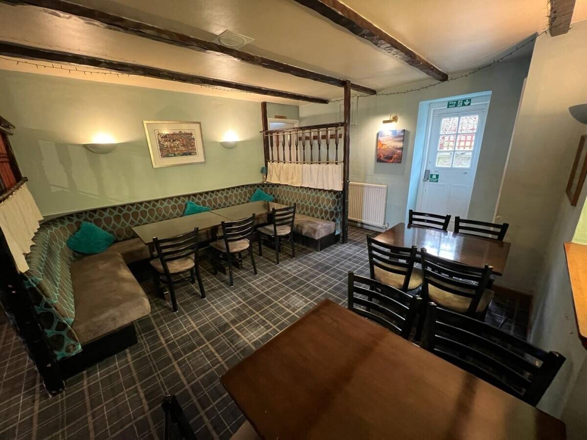 Harbour side restaurant and bar in sought after location (ref 1643) Photo 5