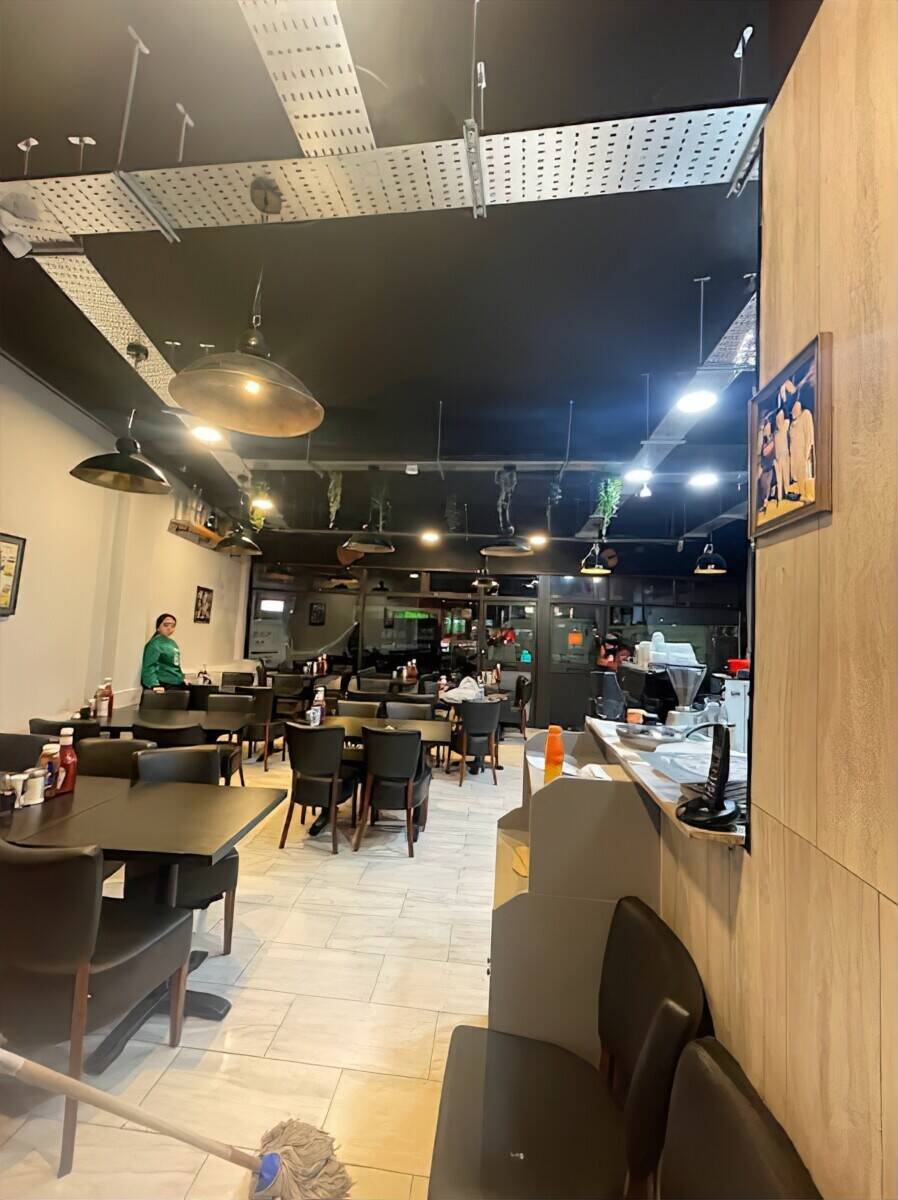 Cafe for sale Photo 6