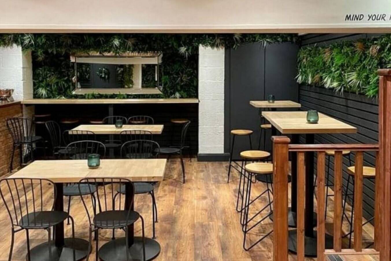 Bar & Kitchen in Watford, Hertfordshire Photo 5