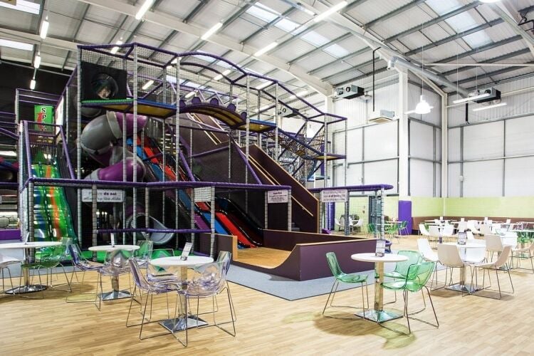 Indoor Entertainment Venue – South East England Photo 5