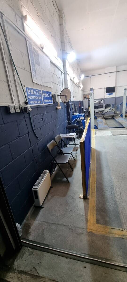 Running MOT Car Garage in West London, Highly profitable Commercial area