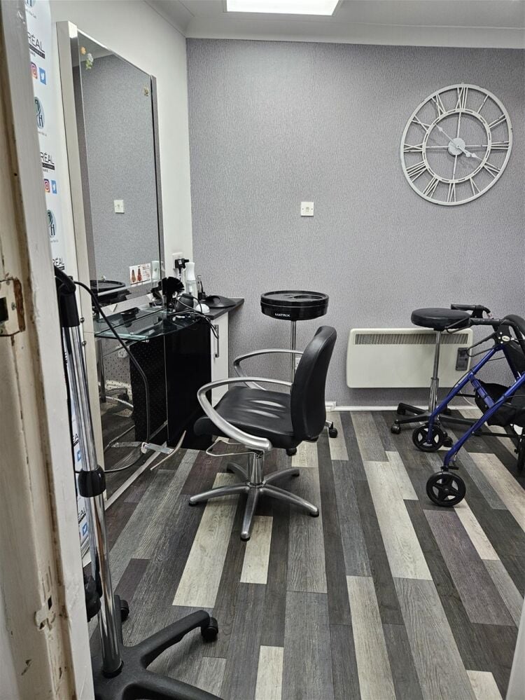 HAIR SALON