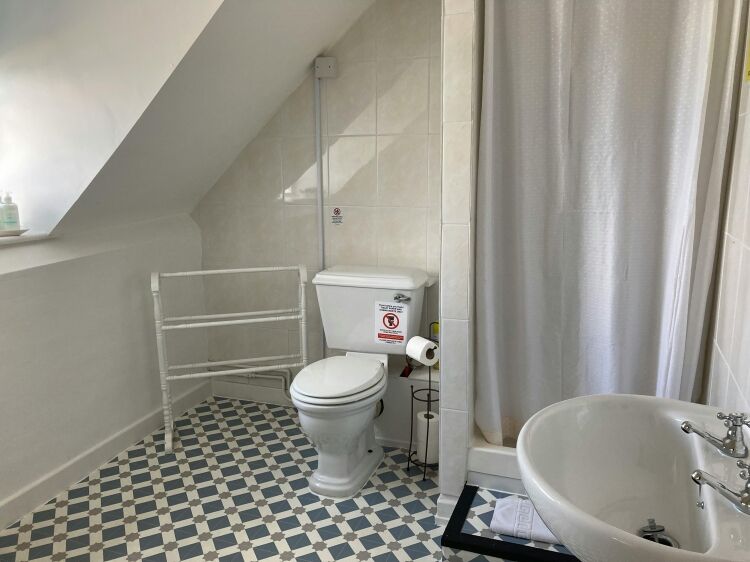 Highly Rated 9 Bedroom B&B Enjoying An Unrivalled Sea Facing Position With Self-Contained 2 Bedroom Owners Maisonette Photo 5