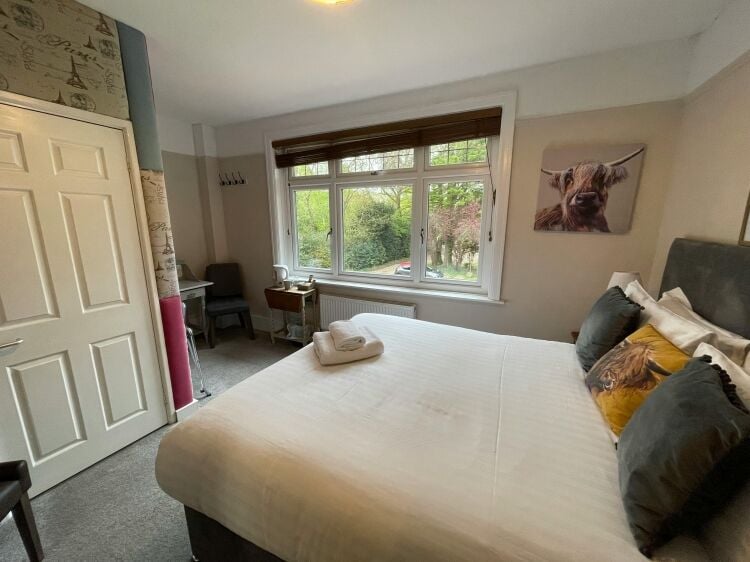 Boutique Hotel (6 bedrooms), Restaurant & Owners Accommodation