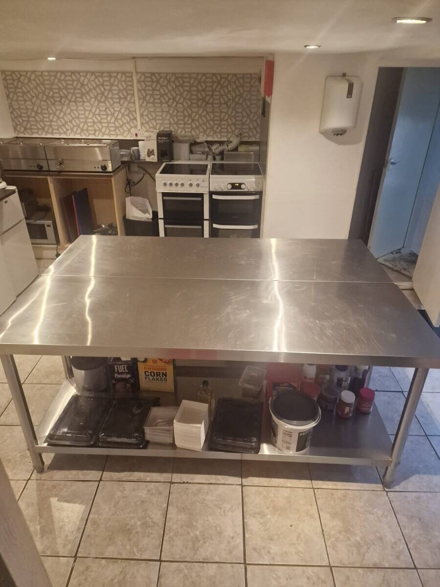 Small cafe/deli for sale in town centre