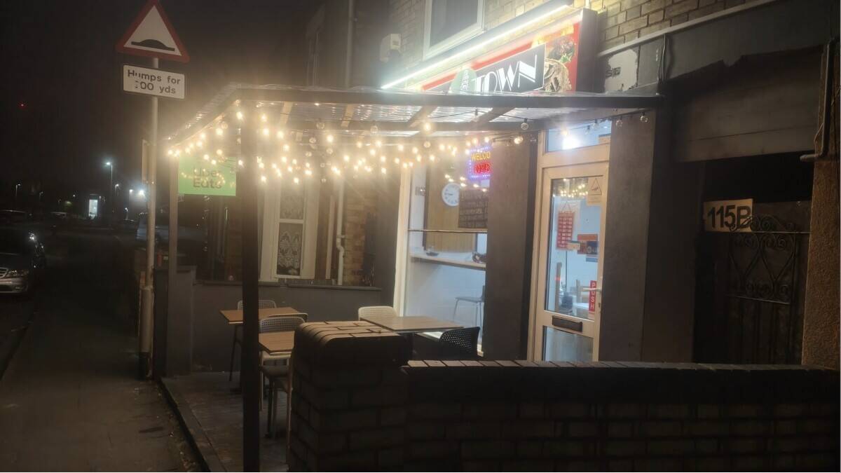 Profitable grilled peri peri chicken and pizza takeaway near Peterborough city centre  Photo 6