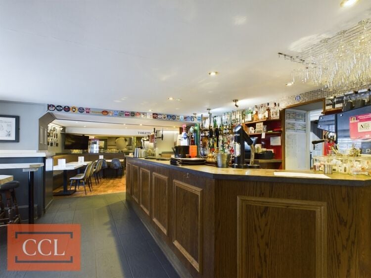 Award-winning, traditional gastro pub and hotel in Kirriemuir Photo 5