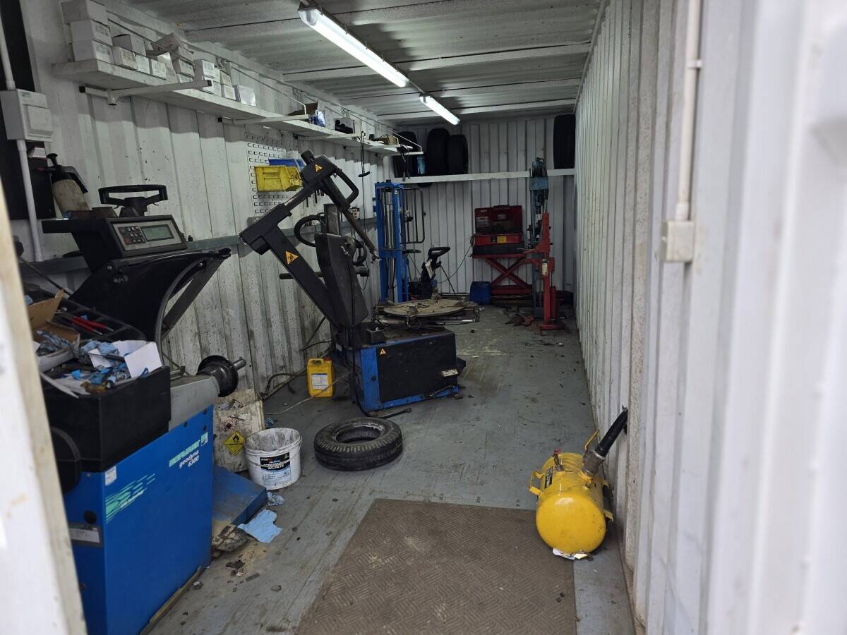 Modern Vehicle repair Garage and MOT station