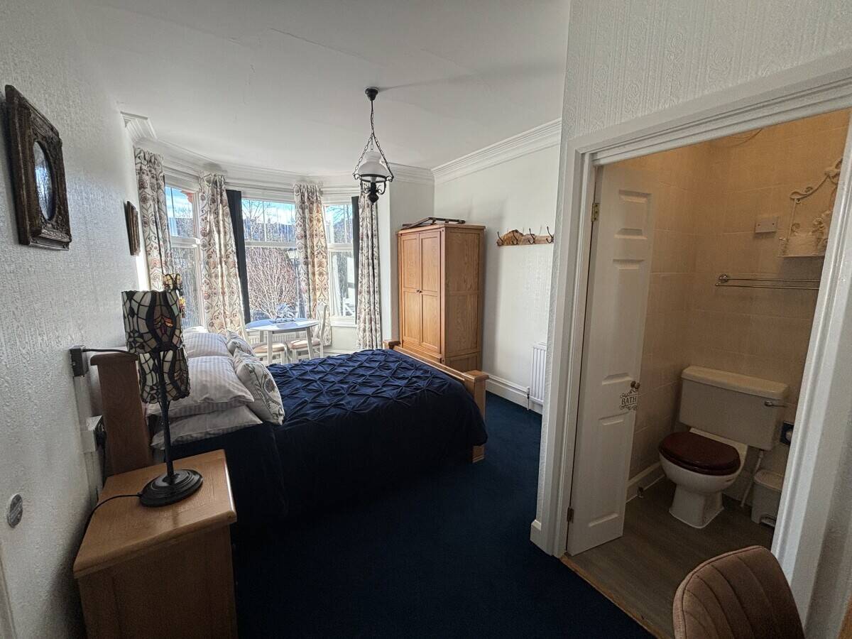 MID WALES - WELL APPOINTED WALES TOURIST BOARD 4* GUEST HOUSE