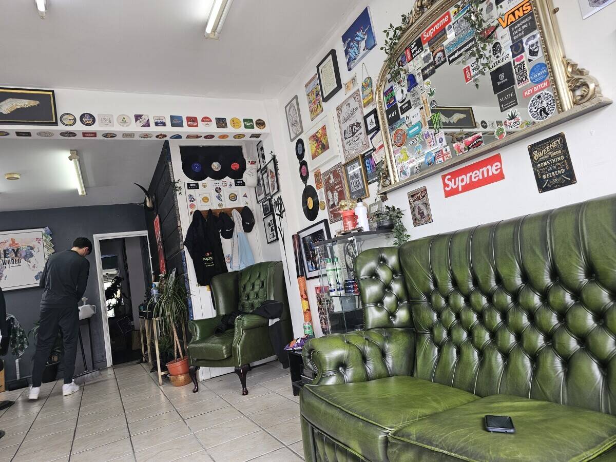Busy barbershop in Swindon  Photo 5