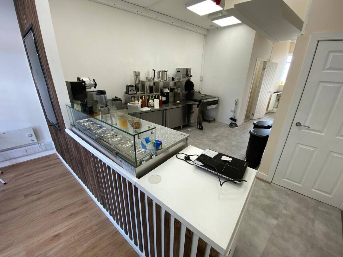 Bubble Tea Shop in Warwickshire's Nuneaton Town Centre Up for Sale Photo 5