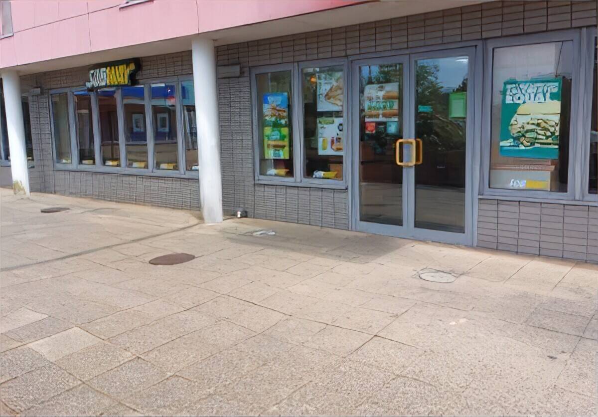An outstanding opportunity to own a successful Subway franchise in Hampshire Photo 5